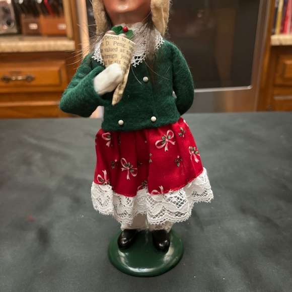 Rare, Vintage, 1994 Byers Choice Caroler “ Girl With Chestnuts”.  Ex. Cond. - Picture 4 of 10